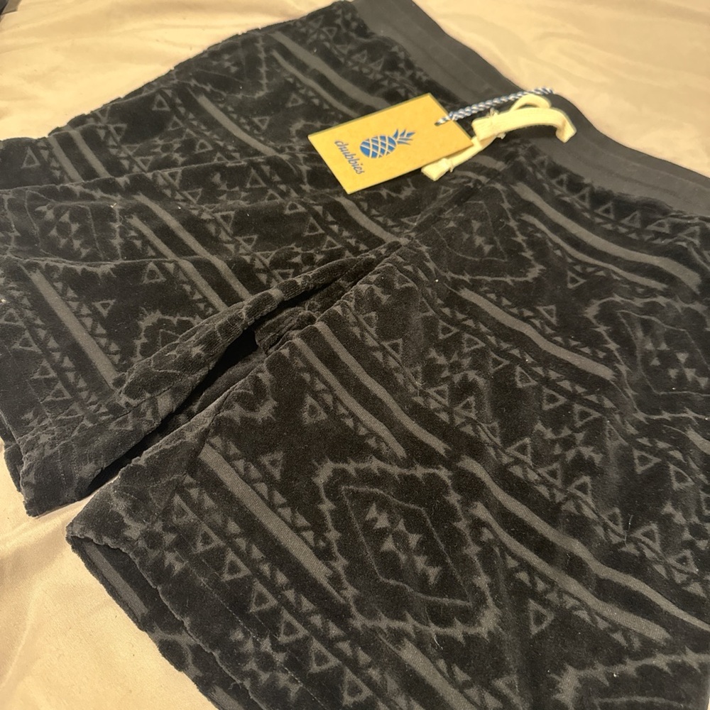 Chubbies Dark Patterned Shorts NWT - image 2